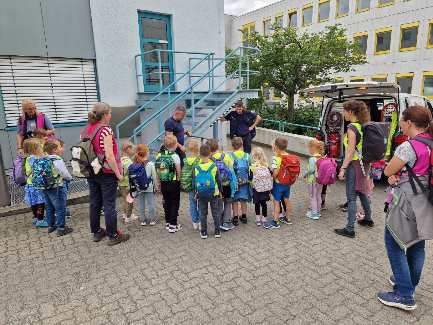 Besuch der KITA Mikaesch 1 (JPG) 559KB